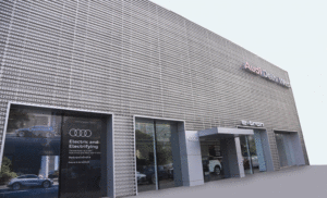 Audi इंडिया दिल्ली पहुंची, शोरूम वेस्ट दिल्ली में खुला