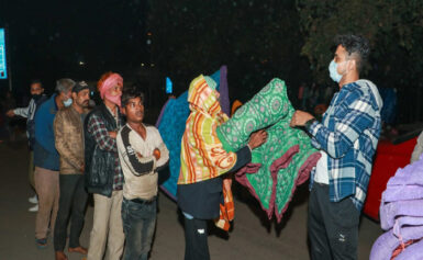 Delhi News : ड्रीम्स प्रोडेक्शन हाउस ने नव वर्ष पर जरूरतमंदों को कम्बल बांटे